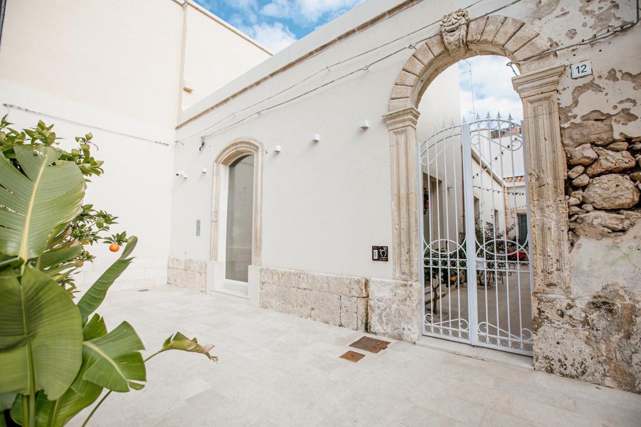Ficopala Suites Syracuse Bagian luar foto